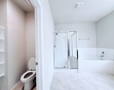 4510 Terrazza Verde Drive - Photo Thumbnail 12