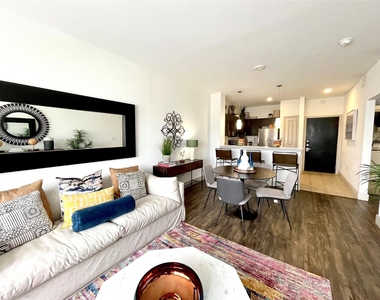 2222 Smith Street - Photo Thumbnail 8