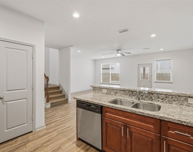 634 Magnolia Bend Bend - Photo Thumbnail 2