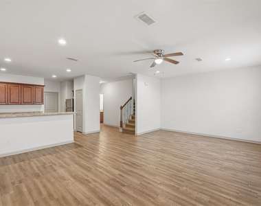 634 Magnolia Bend Bend - Photo Thumbnail 5