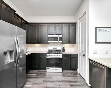 11012 Mikula Drive - Photo Thumbnail 8