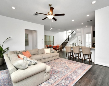 11012 Mikula Drive - Photo Thumbnail 12