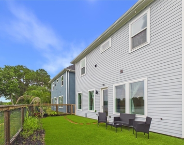 9609 Valeca Drive - Photo Thumbnail 11