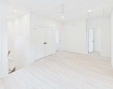 9609 Valeca Drive - Photo Thumbnail 15