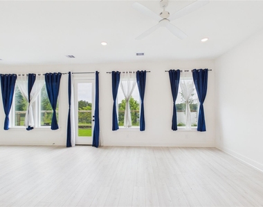 9609 Valeca Drive - Photo Thumbnail 4