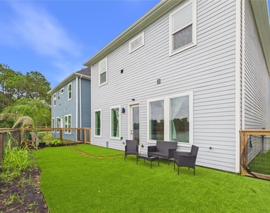 9609 Valeca Drive - Photo Thumbnail 10