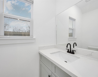 7706 Independence Street - Photo Thumbnail 6