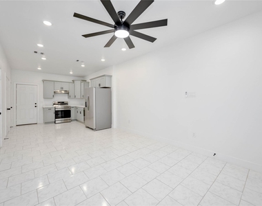 7706 Independence Street - Photo Thumbnail 4