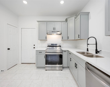 7706 Independence Street - Photo Thumbnail 10