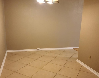 2410 Spring Dusk Lane - Photo Thumbnail 10