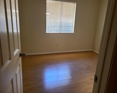 2410 Spring Dusk Lane - Photo Thumbnail 2