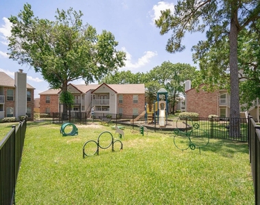 12800 Woodforest Boulevard - Photo Thumbnail 11