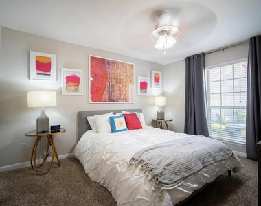 12800 Woodforest Boulevard - Photo Thumbnail 5