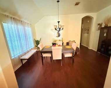 4010 Highland Vale Court - Photo Thumbnail 5