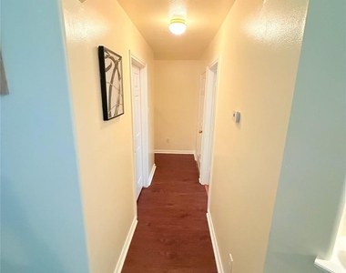 4010 Highland Vale Court - Photo Thumbnail 9