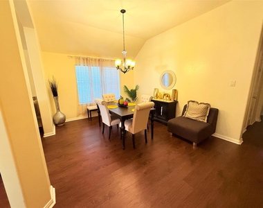 4010 Highland Vale Court - Photo Thumbnail 10