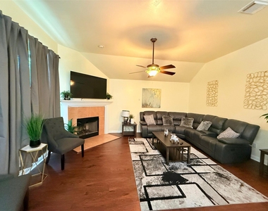 4010 Highland Vale Court - Photo Thumbnail 3