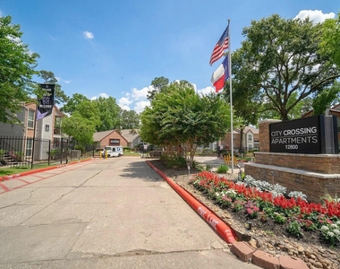 12800 Woodforest Boulevard - Photo Thumbnail 6