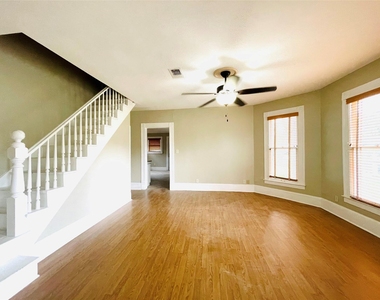 229 E Saunders Street - Photo Thumbnail 3