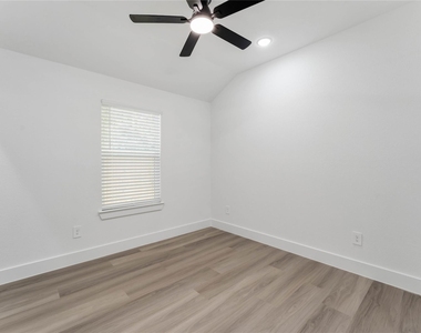 9406 Sandra Street - Photo Thumbnail 18