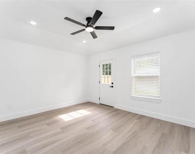 9406 Sandra Street - Photo Thumbnail 20