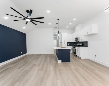 9406 Sandra Street - Photo Thumbnail 5