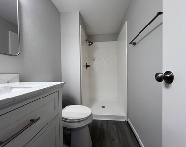 7012 Jetty Lane - Photo Thumbnail 19
