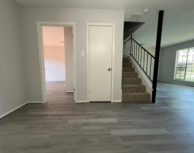 7012 Jetty Lane - Photo Thumbnail 6