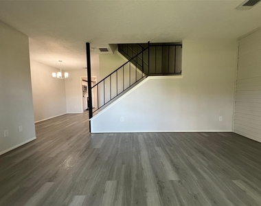 7012 Jetty Lane - Photo Thumbnail 3