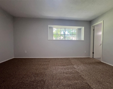 7012 Jetty Lane - Photo Thumbnail 5
