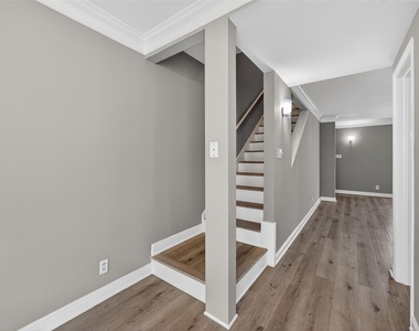 2109 Lander Lane - Photo Thumbnail 17
