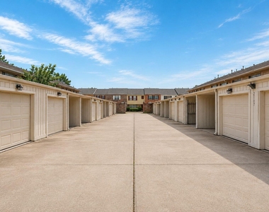 2109 Lander Lane - Photo Thumbnail 27