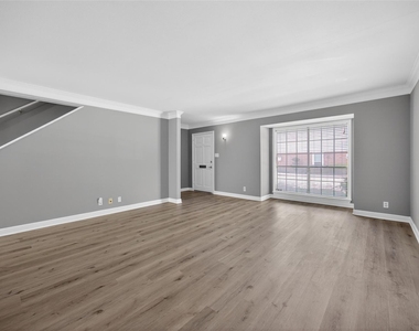 2109 Lander Lane - Photo Thumbnail 10
