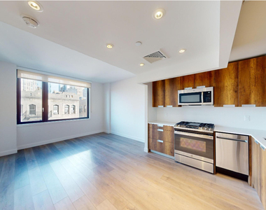 West 45th Street - Photo Thumbnail 2