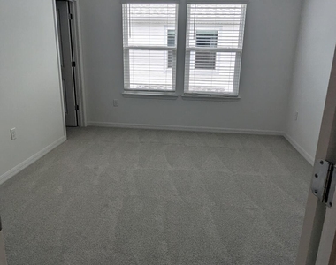 4317 Jetty Lane Ne - Photo Thumbnail 13