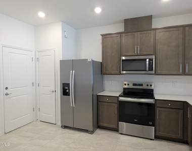 4317 Jetty Lane Ne - Photo Thumbnail 3