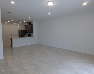 4317 Jetty Lane Ne - Photo Thumbnail 7