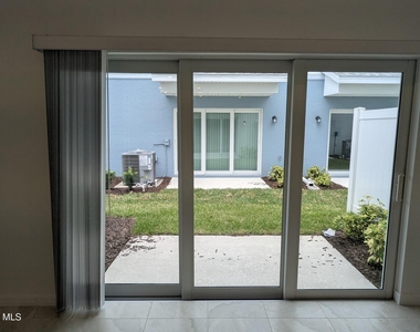 4317 Jetty Lane Ne - Photo Thumbnail 8