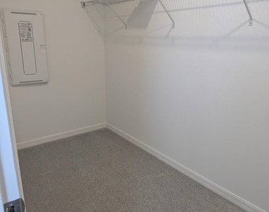 4317 Jetty Lane Ne - Photo Thumbnail 16