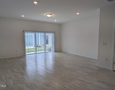 4317 Jetty Lane Ne - Photo Thumbnail 5