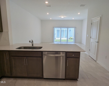 4317 Jetty Lane Ne - Photo Thumbnail 4