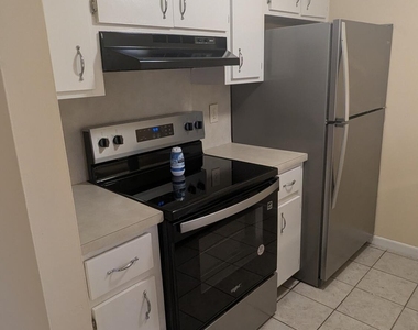 109 San Juan Circle - Photo Thumbnail 3