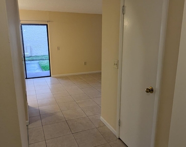 109 San Juan Circle - Photo Thumbnail 2