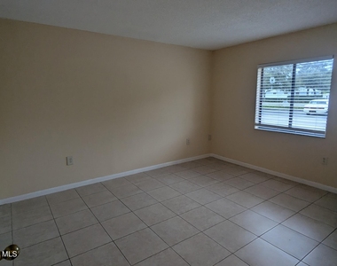 109 San Juan Circle - Photo Thumbnail 11