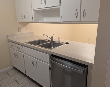 109 San Juan Circle - Photo Thumbnail 4