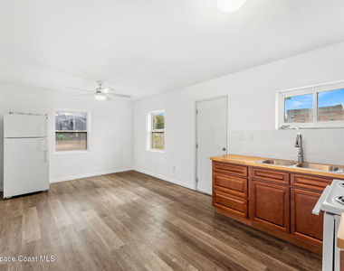 405 Dummitt Avenue - Photo Thumbnail 10
