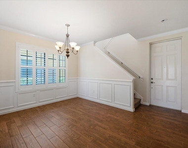 700 Ventura Drive - Photo Thumbnail 7