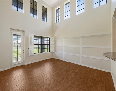 700 Ventura Drive - Photo Thumbnail 8
