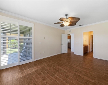 700 Ventura Drive - Photo Thumbnail 16