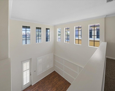 700 Ventura Drive - Photo Thumbnail 29